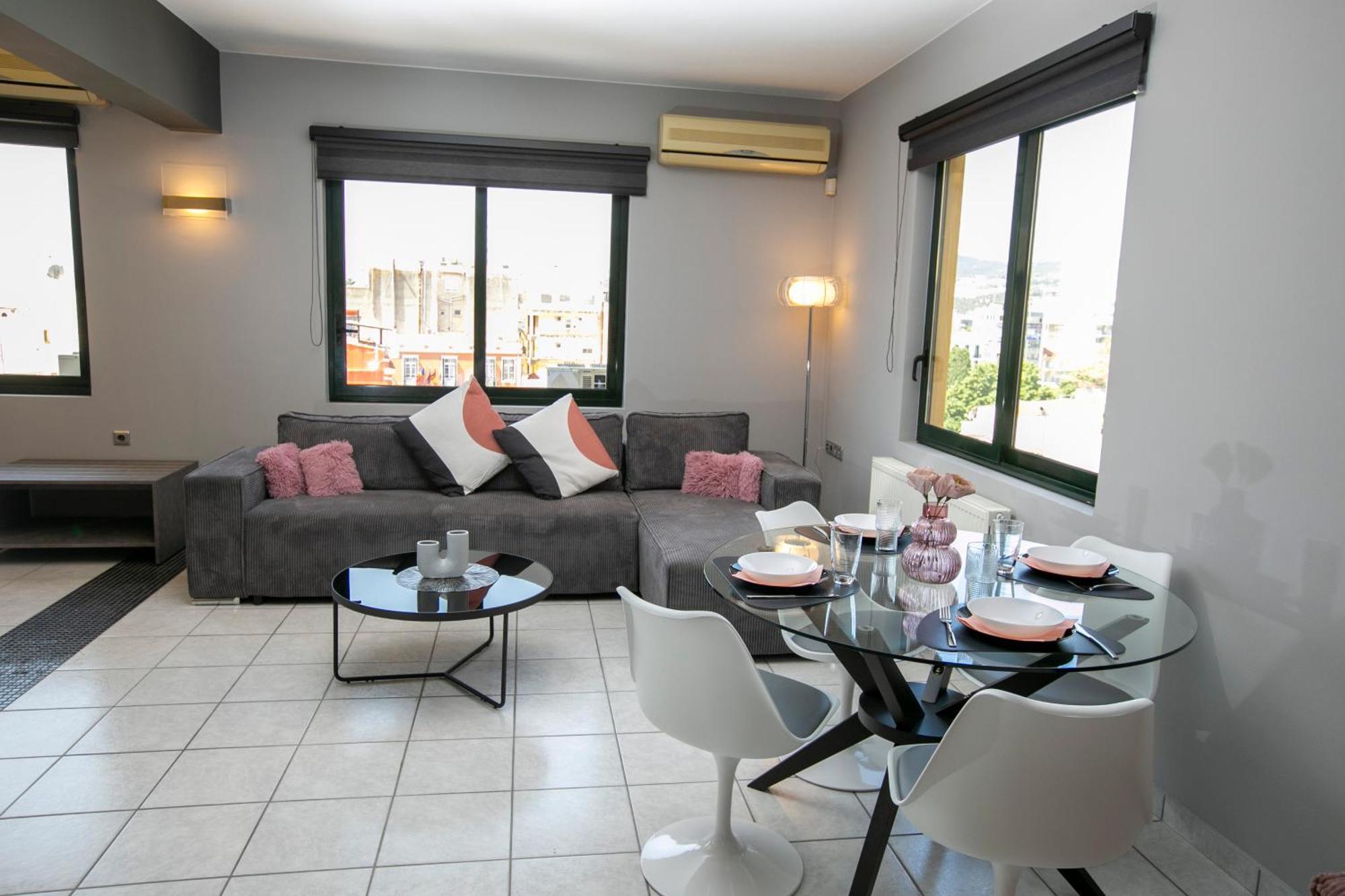 Castle View Luxury Apartment With Free Private Parking Kavála ภายนอก รูปภาพ