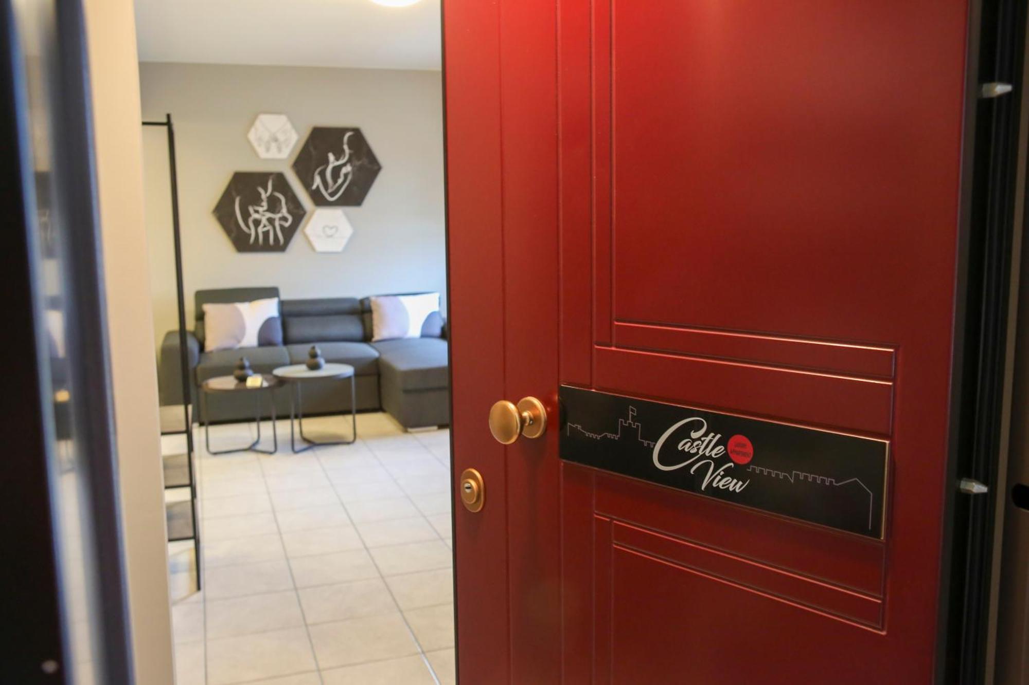Castle View Luxury Apartment With Free Private Parking Kavála ภายนอก รูปภาพ