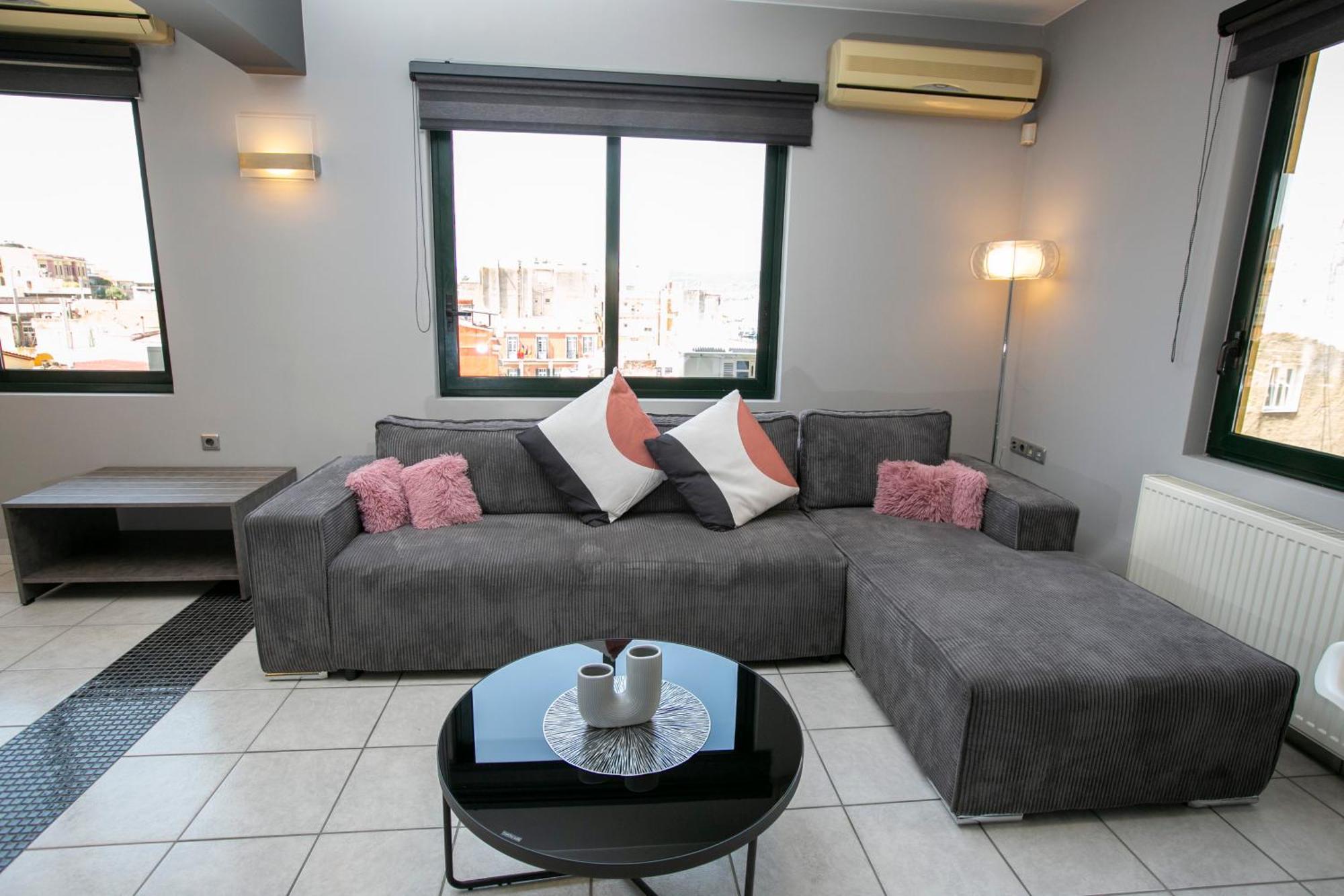 Castle View Luxury Apartment With Free Private Parking Kavála ภายนอก รูปภาพ